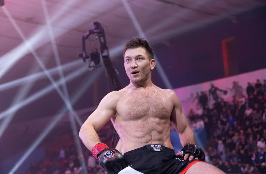 Саламат Исбулаев стал полноправным чемпионом лиги Alash Pride Саламат Исбулаев стал полноправным чемпионом лиги Alash Pride