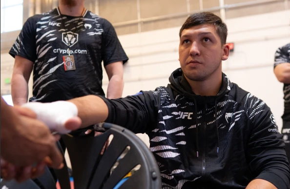 Дияр Нургожай проиграл в дебюте в UFC Дияр Нургожай проиграл в дебюте в UFC