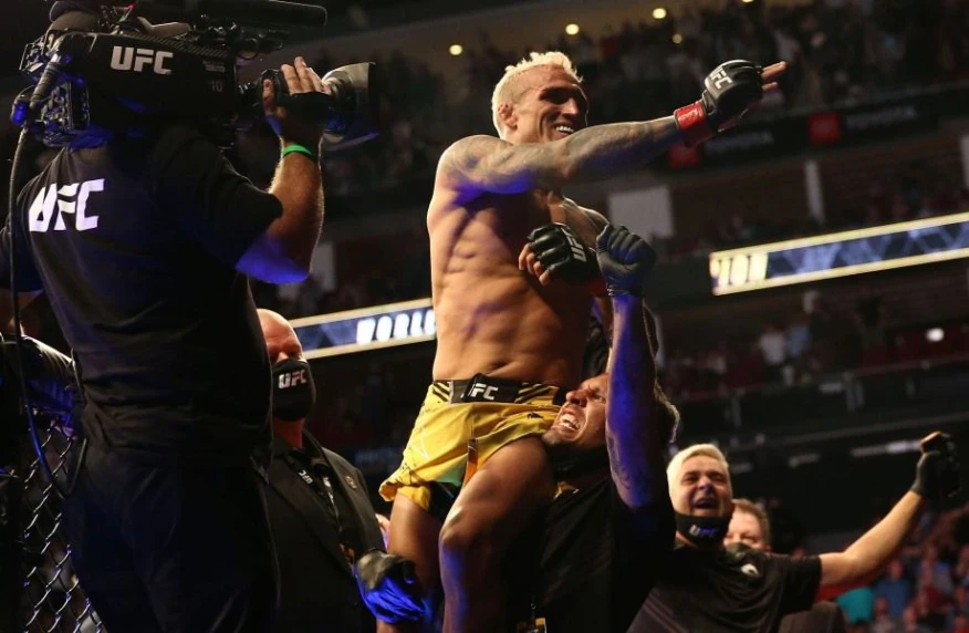 Оливейра отказался драться с Махачевым на UFC 295 Оливейра отказался драться с Махачевым на UFC 295