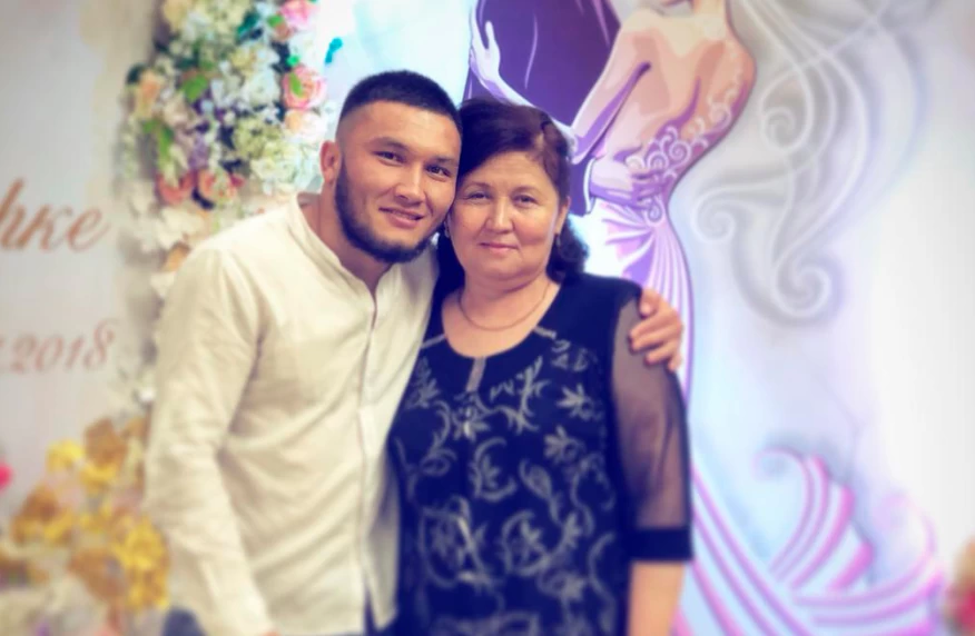 Жұман Жұмабеков: Өмірдегі қорғаушым да, қолдаушым да - анам Жұман Жұмабеков: Өмірдегі қорғаушым да, қолдаушым да - анам