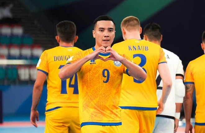 Қазақстан құрамасы Әлем чемпионатында алғашқы жеңісіне қол жеткізді Қазақстан құрамасы Әлем чемпионатында алғашқы жеңісіне қол жеткізді