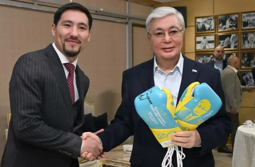Қасым-Жомарт Тоқаев Жәнібек Әлімханұлын жеңісімен құттықтады Қасым-Жомарт Тоқаев Жәнібек Әлімханұлын жеңісімен құттықтады