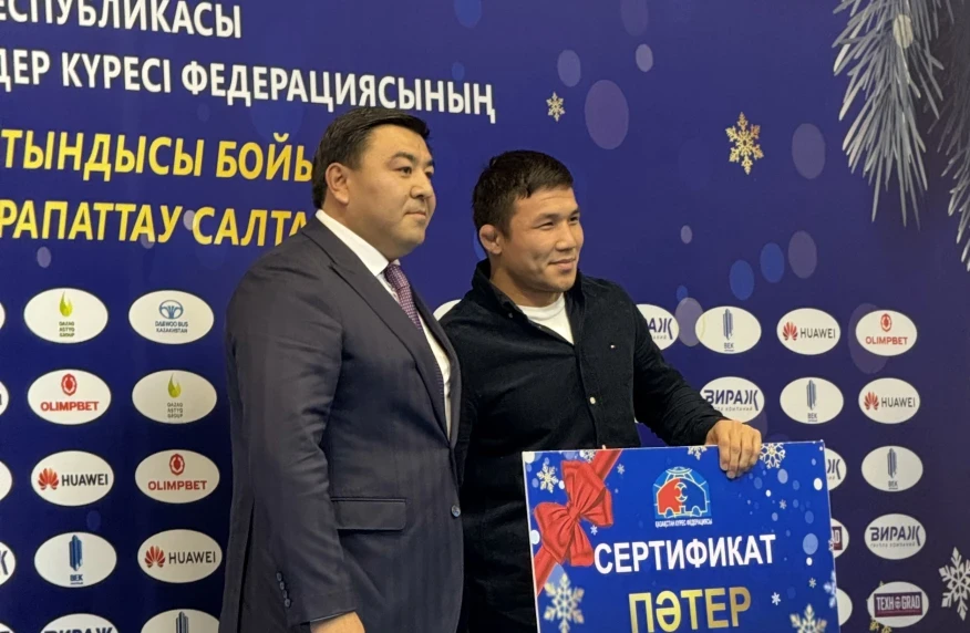 Кайпанову и Жадыраеву подарили квартиры Кайпанову и Жадыраеву подарили квартиры