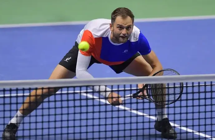 Недовесов не сумел пробиться во второй круг US Open Недовесов не сумел пробиться во второй круг US Open