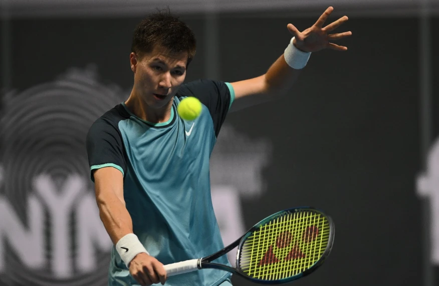 Бейбит Жукаев выбил пятую ракетку турнира Almaty Open и вышел в четвертьфинал Бейбит Жукаев выбил пятую ракетку турнира Almaty Open и вышел в четвертьфинал