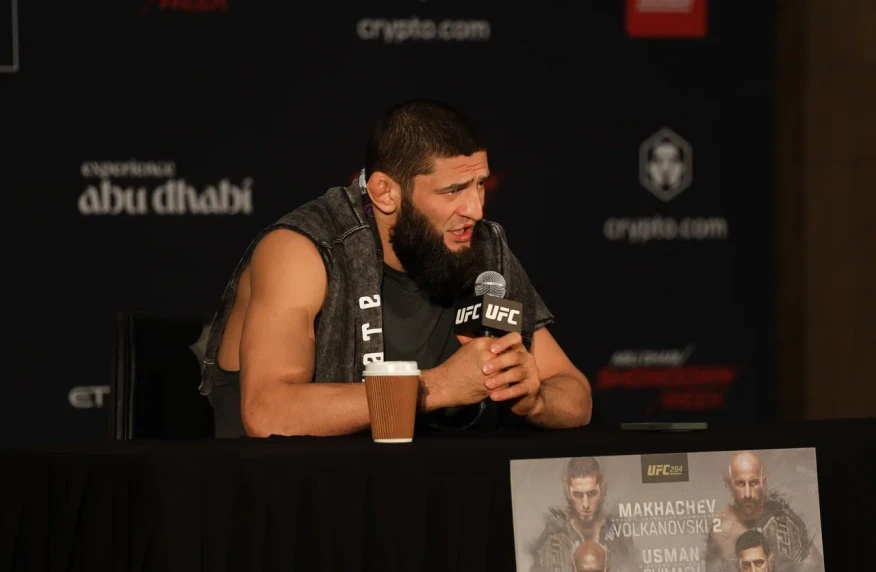 Хамзат Чимаев намекает на участие в UFC 300 Хамзат Чимаев намекает на участие в UFC 300