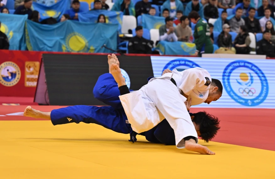 Абылайхан Жұбаназар Астанадағы Grand Slam турнирінде мерзімінен бұрын жеңіске жетті Абылайхан Жұбаназар Астанадағы Grand Slam турнирінде мерзімінен бұрын жеңіске жетті