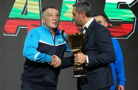 Қайрат Сатжанов бокстан Қазақстан құрамасының алдағы жоспарлары туралы айтты Қайрат Сатжанов бокстан Қазақстан құрамасының алдағы жоспарлары туралы айтты