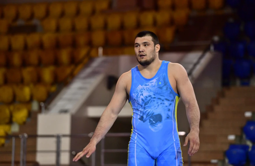Алимхан Сыздыков вышел в полуфинал Чемпионата Азии (видео) Алимхан Сыздыков вышел в полуфинал Чемпионата Азии (видео)