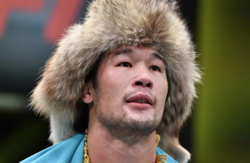 Бойцы UFC поделились своими новогодними обещаниями на 2025 год Бойцы UFC поделились своими новогодними обещаниями на 2025 год