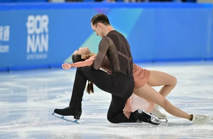 Казахстанские фигуристы заняли предпоследнее место на Чемпионате четырех континентов Казахстанские фигуристы заняли предпоследнее место на Чемпионате четырех континентов