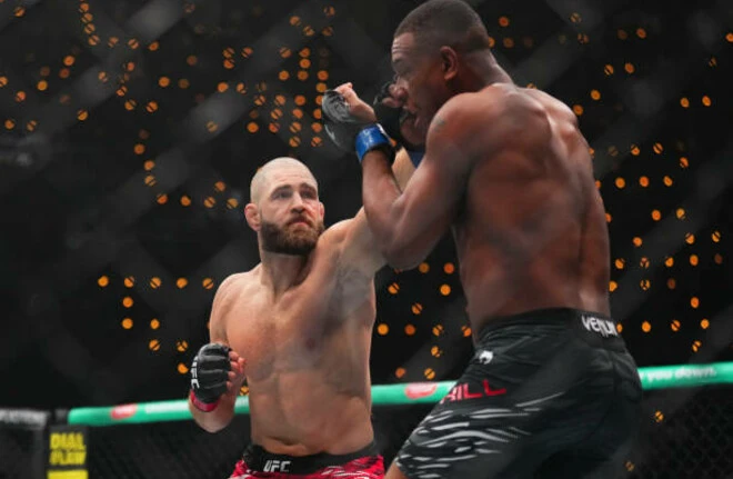Иржи Прохазка нокаутировал Джамала Хилла на UFC 311 Иржи Прохазка нокаутировал Джамала Хилла на UFC 311
