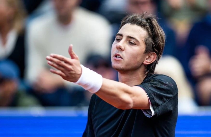 Александр Шевченко в упорной борьбе уступил в третьем круге турнира ATP в Шанхае Александр Шевченко в упорной борьбе уступил в третьем круге турнира ATP в Шанхае