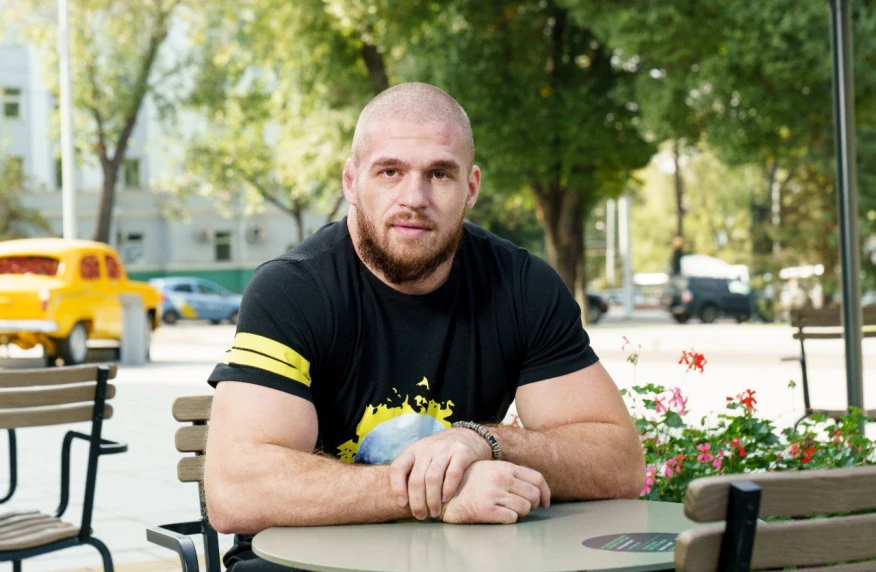 Артем Резников: Мұратбек HARDCORE жауынгерлеріне қарағанда басқа деңгейде Артем Резников: Мұратбек HARDCORE жауынгерлеріне қарағанда басқа деңгейде