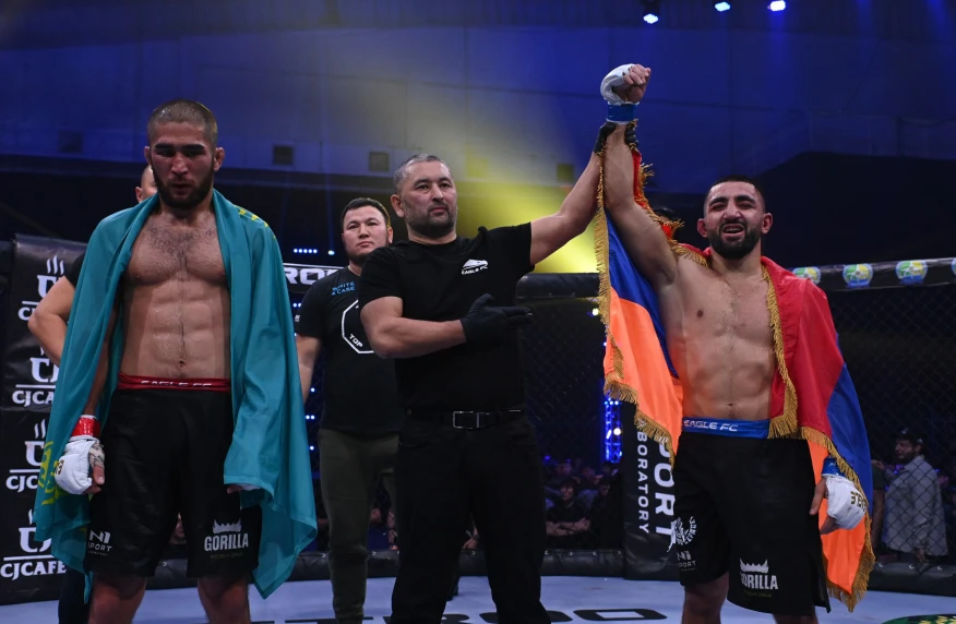 Бывший соперник Кабдуллы дебютировал в Bellator (видео) Бывший соперник Кабдуллы дебютировал в Bellator (видео)