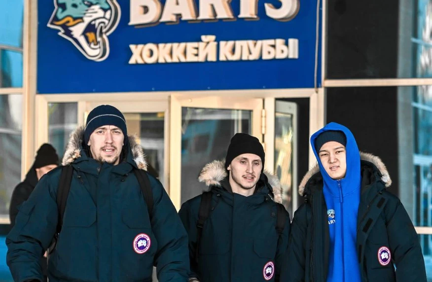 Без Оразова, но с Жафяровым и Диханбеком. «Барыс» отправился на выездную серию Без Оразова, но с Жафяровым и Диханбеком. «Барыс» отправился на выездную серию