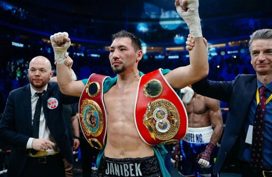 Официально объявлен бой Жанибека Алимханулы за три титула чемпиона мира Официально объявлен бой Жанибека Алимханулы за три титула чемпиона мира