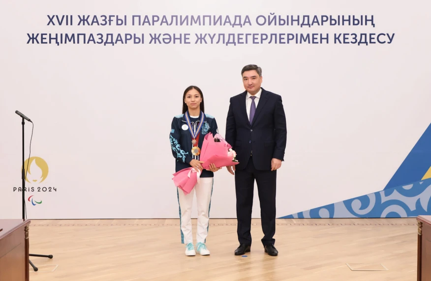 Премьер-министр Казахстана от имени Касым-Жомарта Токаева провел встречу с паралимпийцами Премьер-министр Казахстана от имени Касым-Жомарта Токаева провел встречу с паралимпийцами