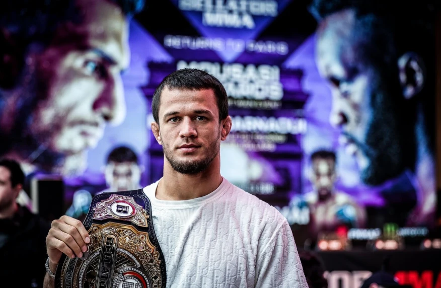 Усман Нурмагомедов защитил пояс чемпиона Bellator (видео) Усман Нурмагомедов защитил пояс чемпиона Bellator (видео)
