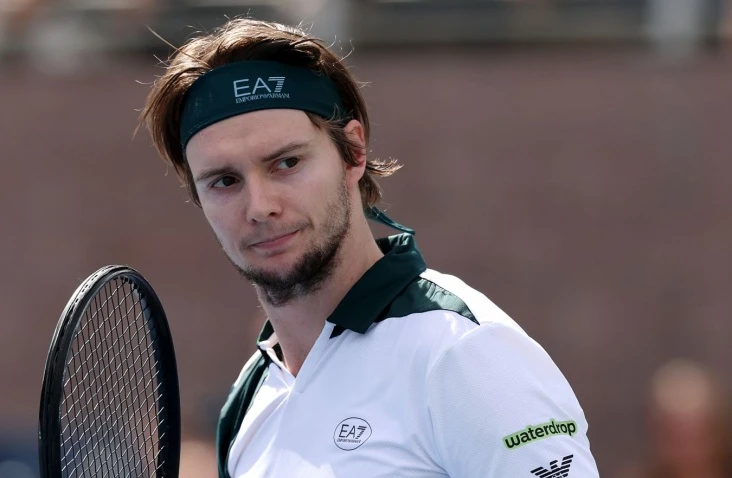 Бублик вышел в третий круг АТР 1000 Бублик вышел в третий круг АТР 1000