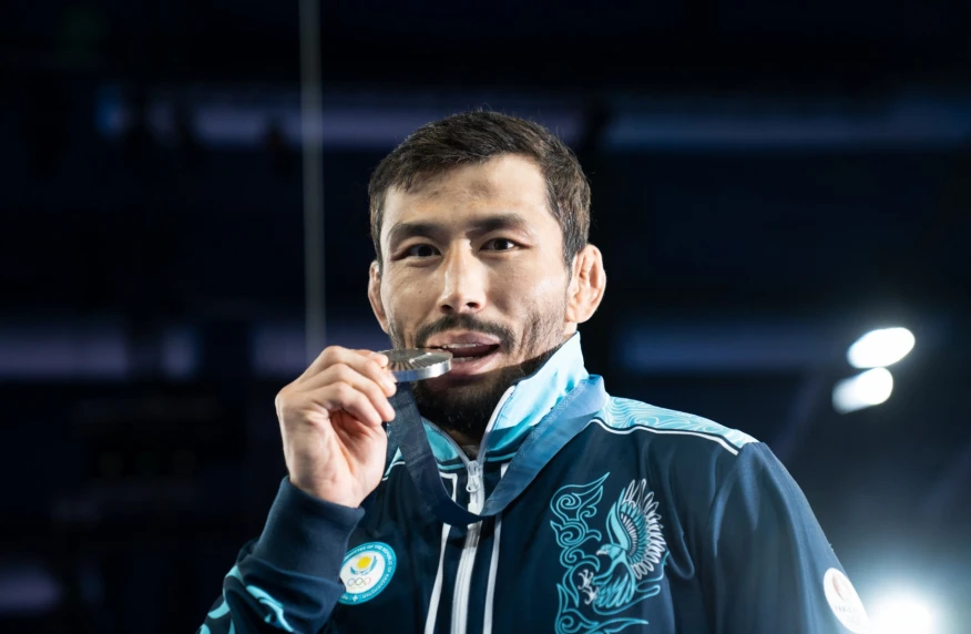 Демеу Жадыраев: Жұбайымды сүйіспеншілікпен «менің булочкам» деп атаймын Демеу Жадыраев: Жұбайымды сүйіспеншілікпен «менің булочкам» деп атаймын