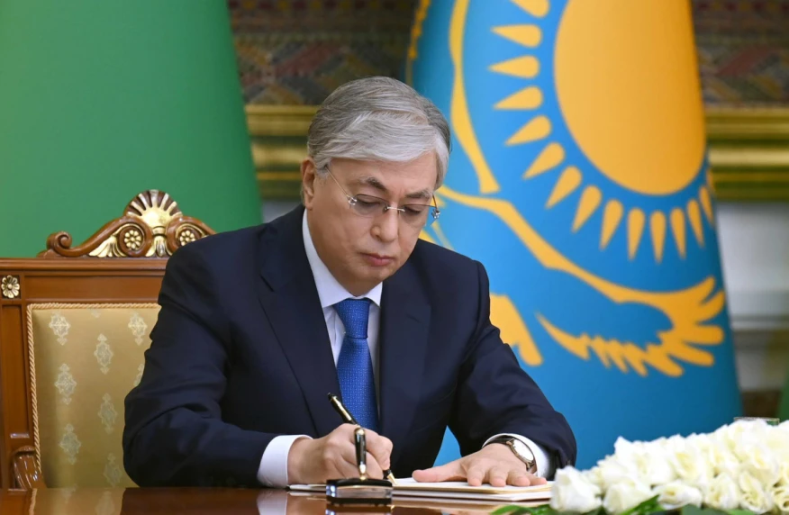 Касым-Жомарт Токаев подписал новый закон о спорте. Легионерам запретили платить деньги из бюджета Касым-Жомарт Токаев подписал новый закон о спорте. Легионерам запретили платить деньги из бюджета