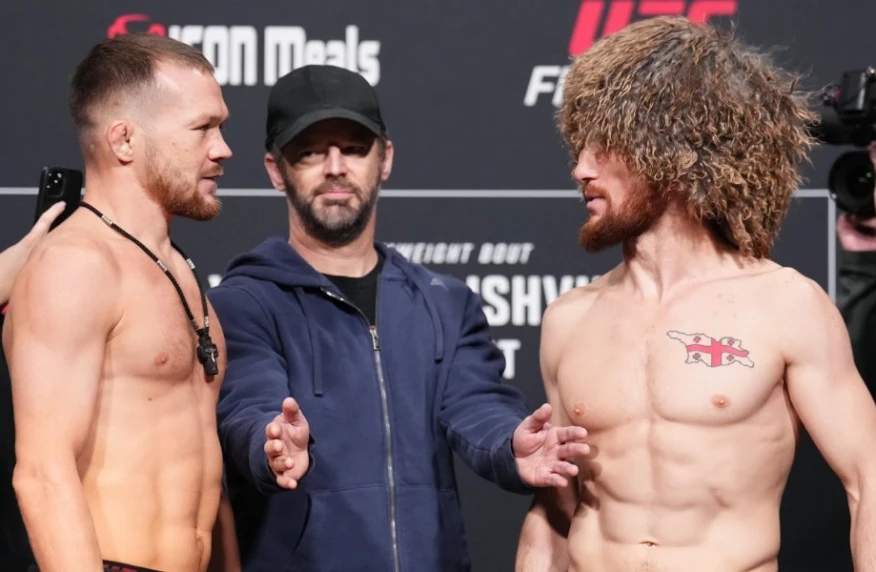 Первый номер рейтинга легчайшего веса UFC попал в аварию Первый номер рейтинга легчайшего веса UFC попал в аварию