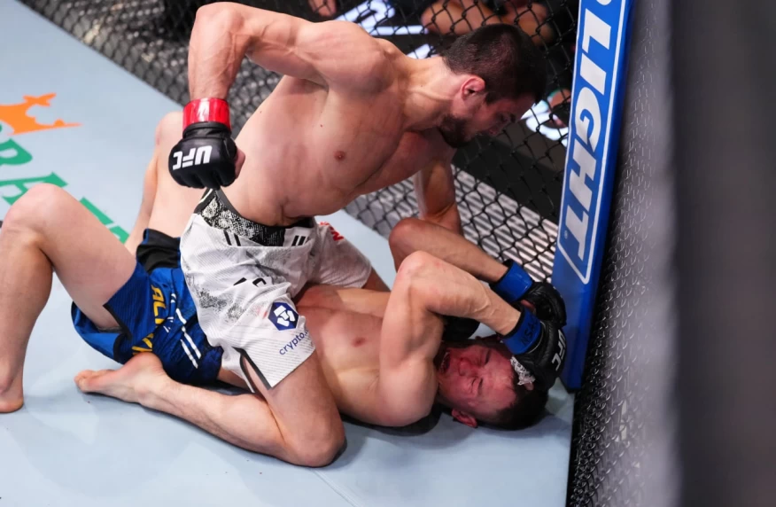 Бекзат Алмахан дебютировал в UFC Бекзат Алмахан дебютировал в UFC