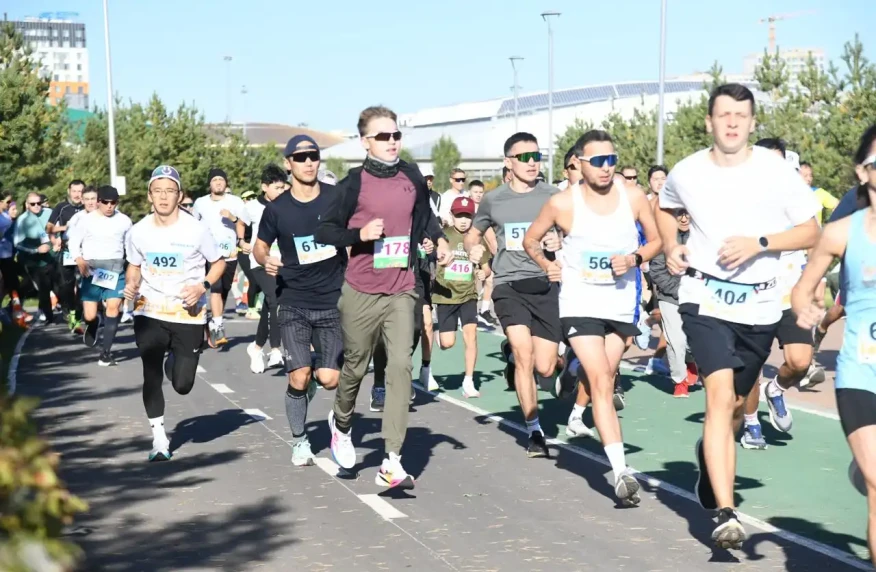 Astana run: Елордада әуесқойлардың күзгі жүгірісі өтті Astana run: Елордада әуесқойлардың күзгі жүгірісі өтті