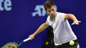 Бейбит Жукаев вышел в четвертьфинал турнира в Португалии