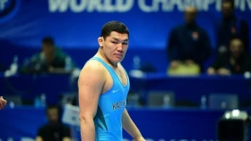 Казахстанец победил борца из Кыргызстана на его родине