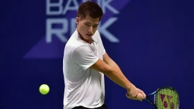 Жукаев стартовал с победы на челленджере в США