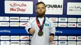 Казахстанцы завоевали пять медалей на Кубке мира по пауэрлифтингу