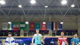 Қазақстандық семсерлесуші юниорлар арасындағы Әлем кубогы кезеңінде алтын жүлде жеңіп алды