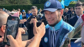 Нұрбек Оралбай өзіне тұрмысқа шыққысы келетін қыздарға жауап берді