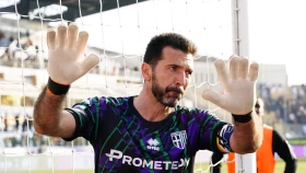 Мы могли бы сыграть по-другому. Буффон о матче, который хотел бы переиграть