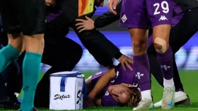 Игрок «Фиорентины» пережил остановку сердца в матче против  «Интера»