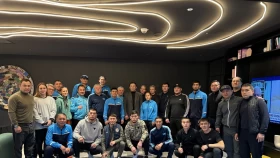 Геннадий Головкин встретился с казахстанскими боксерами