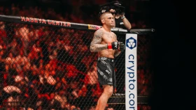 Дастин Порье одержал победу нокаутом на UFC 299 (ВИДЕО)