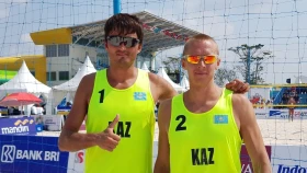 Казахстанцы вышли в 1/8 чемпионата Азии по пляжному волейболу