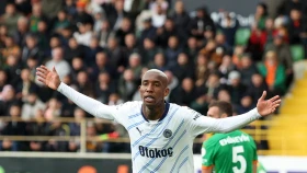 «Фенербахче» одержал победу с голом новичка Талиски (видео)