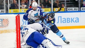 Барыс завершил сезон поражением в Новосибирске