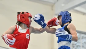 Сымбат Алиаскар стала полуфиналисткой квалификационного турнира по боксу в Астане