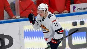 Вернется в «Барыс»? Нападающий сборной Казахстана оказался не нужен в клубе КХЛ