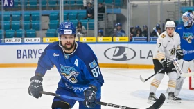 Адиль Бекетаев провел юбилейный матч в КХЛ