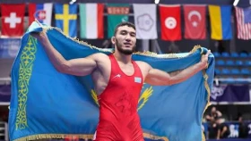 Ризабек Айтмұхан Олимпиада чемпионын жеңіп кетті