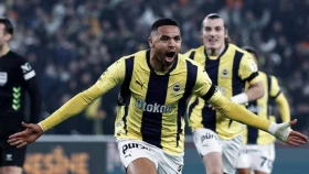 Дубль Эн-Несири помог «Фенербахче» обыграть «Гезтепе» в матче с пятью голами (видео)