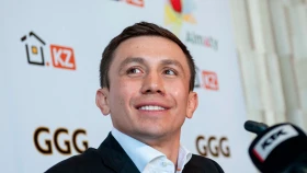 Геннадий Головкин Нұрбек Оралбайды құттықтады