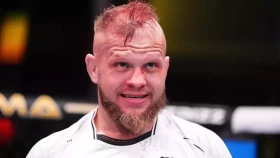 UFC турнирінің басты жекпе-жегі тұншықтырумен аяқталды