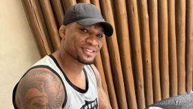 Топ UFC подписал контракт с АСА